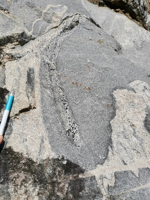 压缩 青天混合岩4.jpg